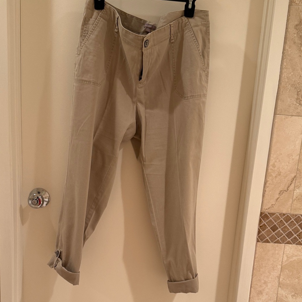 womans beige crop pants. size14 petite